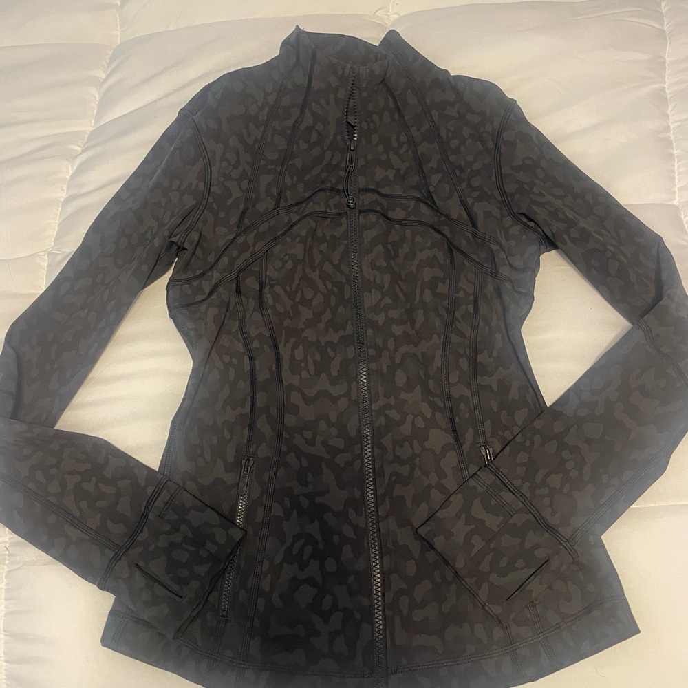 Lululemon Align jacket size 4, excellent condition
